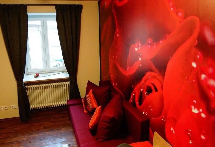 اتاق استاندارد با سرویس بهداشتی مشترک, Bavaria City Hostel   Design Hostel