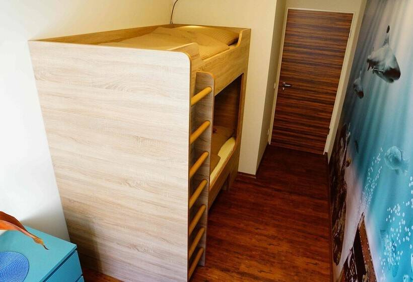 اتاق استاندارد با سرویس بهداشتی مشترک, Bavaria City Hostel   Design Hostel