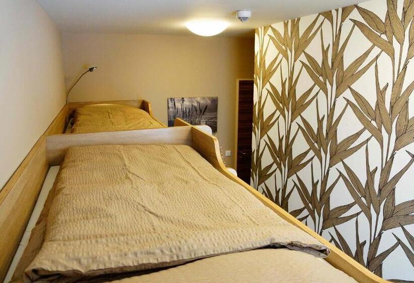 اتاق کلاسیک چهارنفره, Bavaria City Hostel   Design Hostel