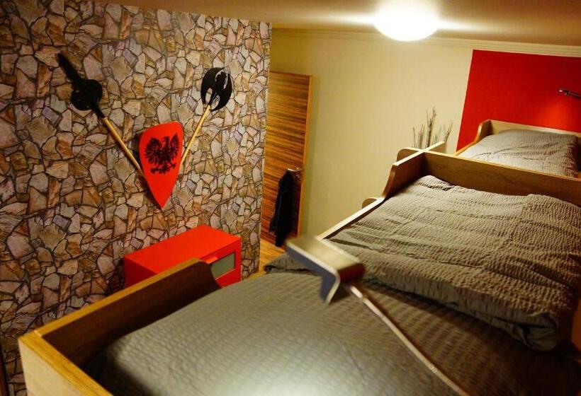 استودیو خانوادگی, Bavaria City Hostel   Design Hostel