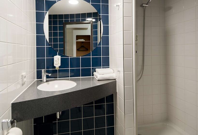 غرفة قياسية ثلاثية, B&b Hotel Bad Homburg