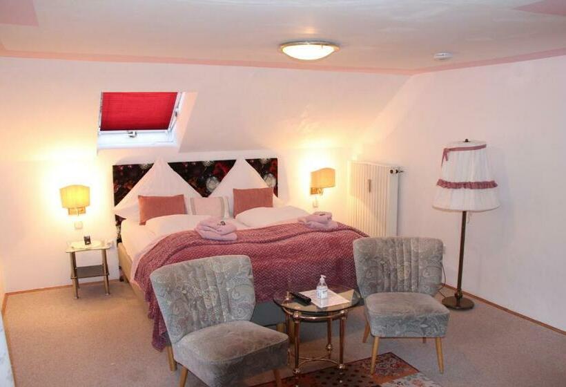 جناح دور أخير, Romantic Pension Albrecht   Since 1901