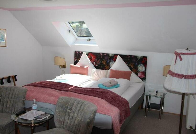 جناح دور أخير, Romantic Pension Albrecht   Since 1901