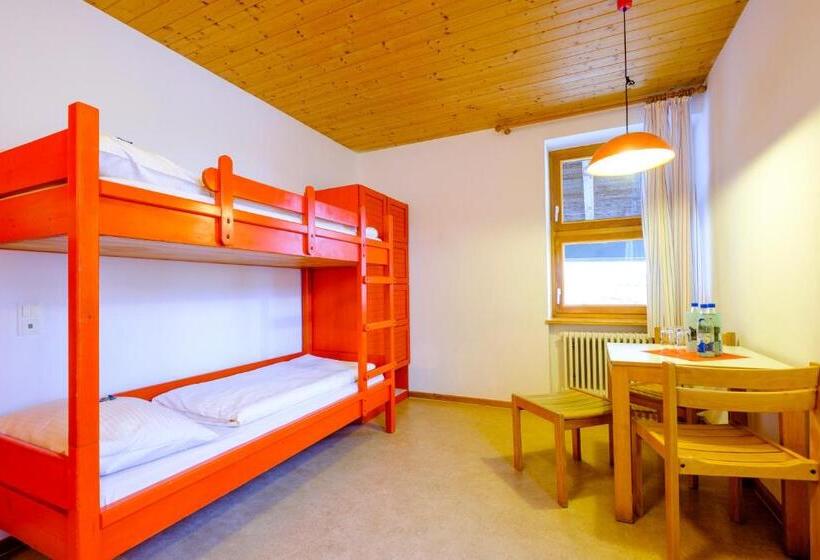 浴室共有スタンダード4人用ルーム, Djh Jugendherberge Pottenstein