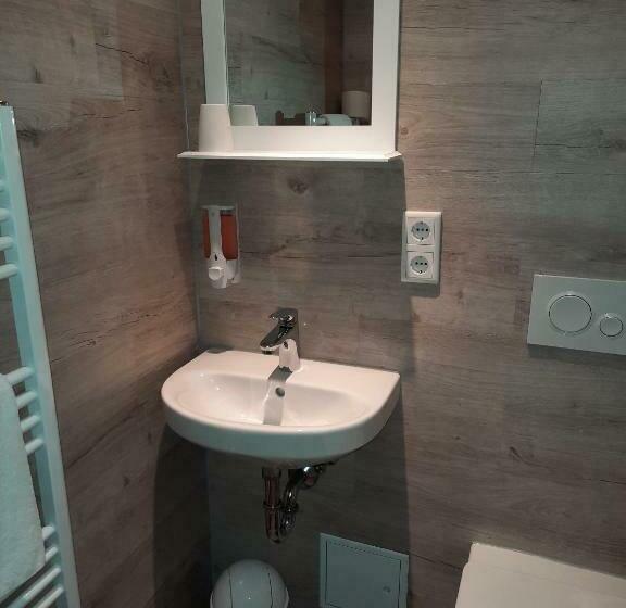 스탠다드 싱글 룸, Adler