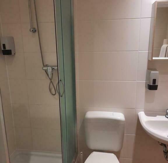 스탠다드 싱글 룸, Adler