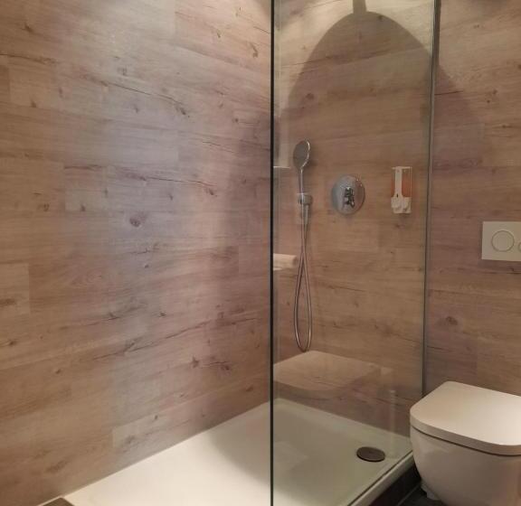 스탠다드 트리플 룸, Adler