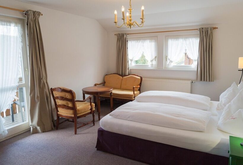 חדר סטנדרט לארבעה, Adlerweg 9   Das B&b