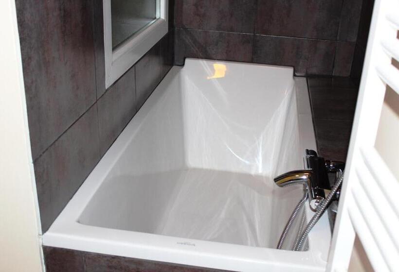 סוויטה משפחתית, Au Coeur De Bordeaux B&b