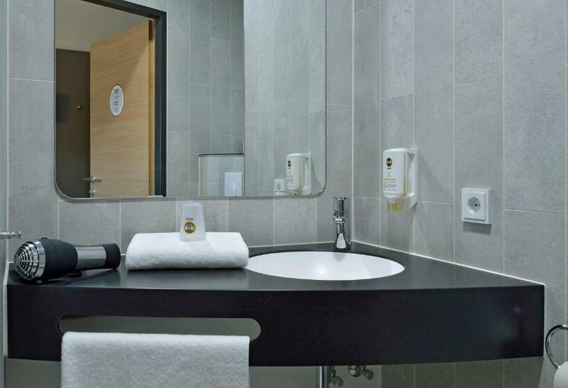 Номер Стандарт, B&b Hotel Frankfurt West