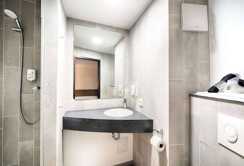 Номер Стандарт Трехместный, B&b Hotel Kaiserslautern