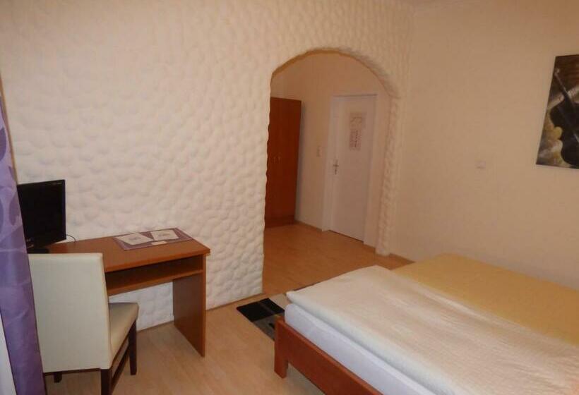 标准单人间, Diele