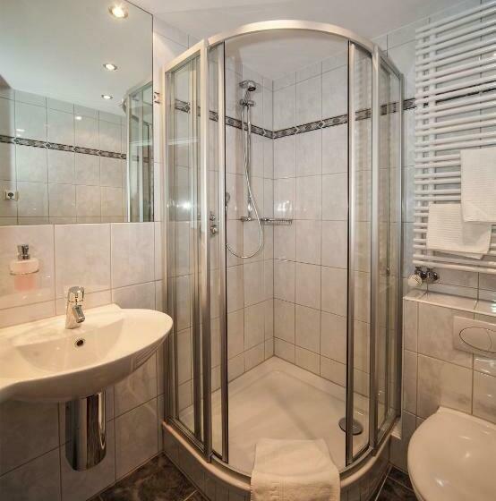 חדר סטנדרט יחיד, Engel