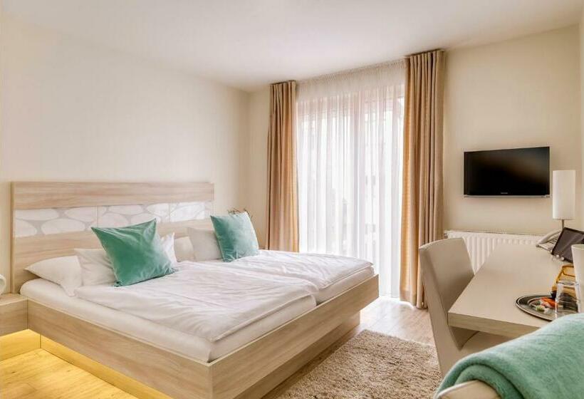 Номер Стандарт, F Ritz