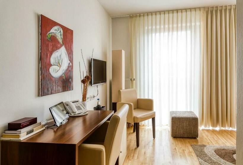 Номер Стандарт, F Ritz