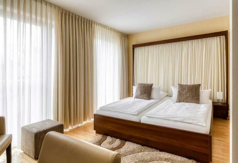 Номер Стандарт, F Ritz