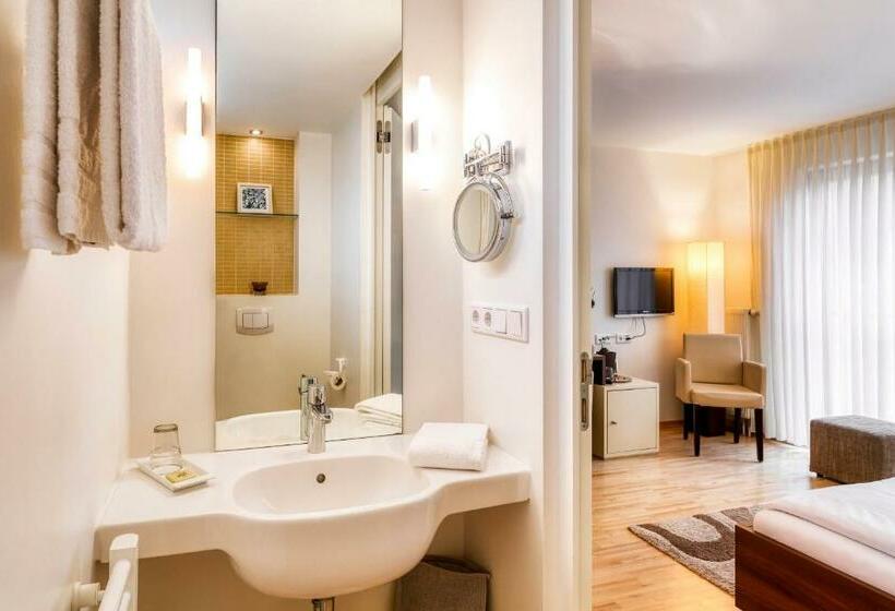 Номер Стандарт, F Ritz