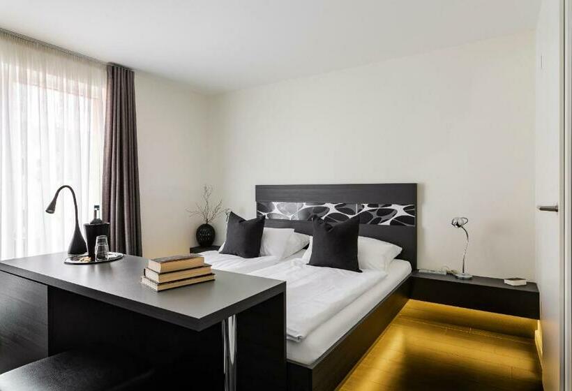 Номер Стандарт, F Ritz