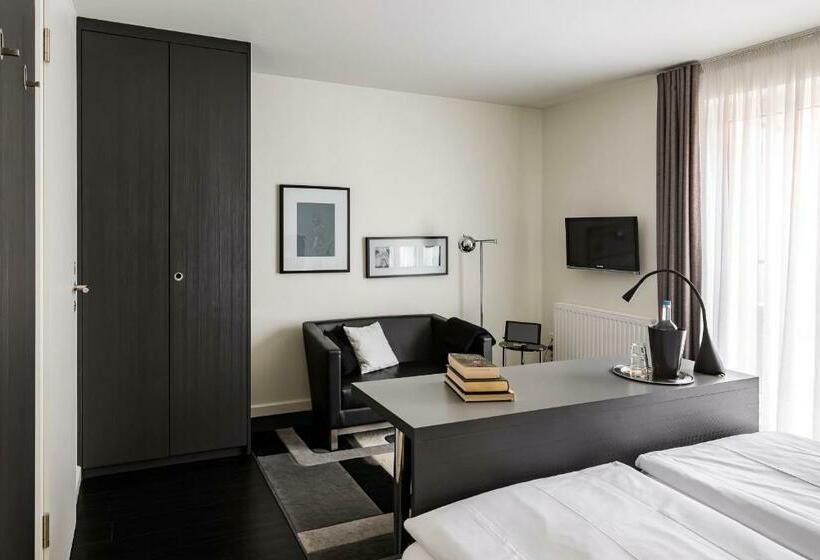 Номер Стандарт, F Ritz