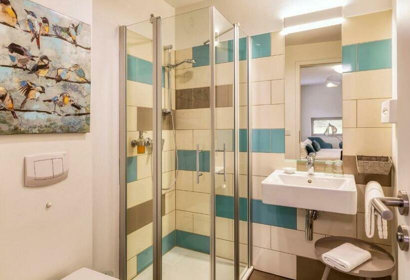 Номер Стандарт, F Ritz