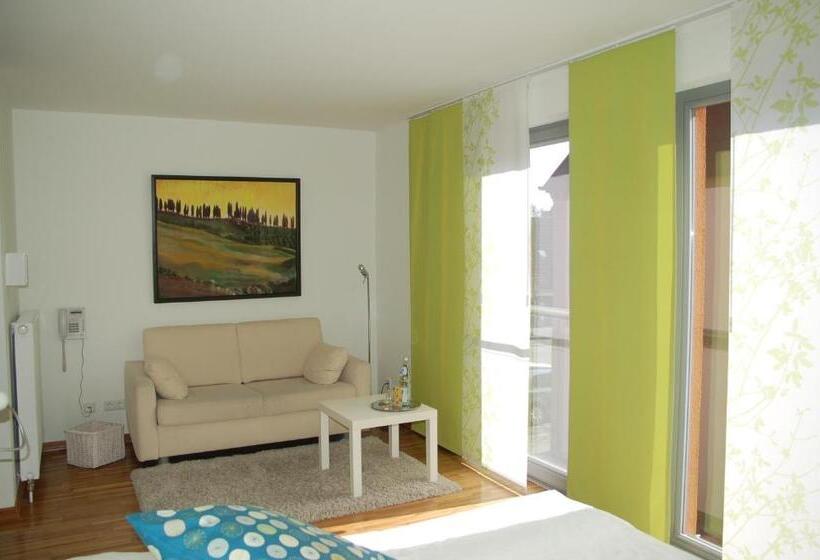 Номер Стандарт, F Ritz