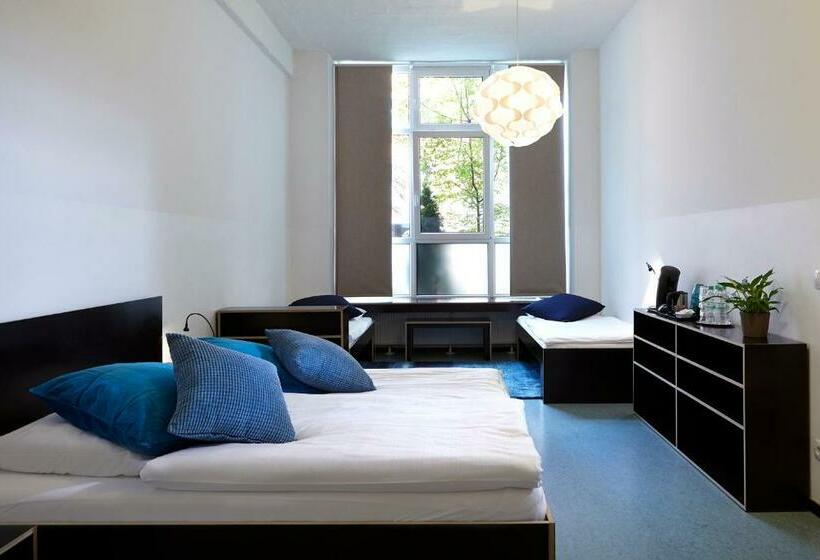 اتاق استاندارد سه نفره, Hüttenpalast