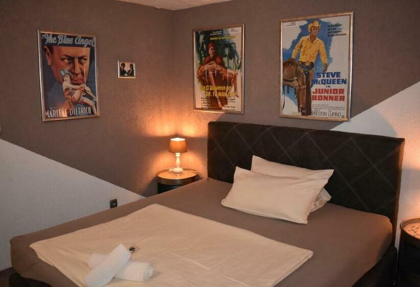 Quarto Estandar Individual, Karthäuser Hof