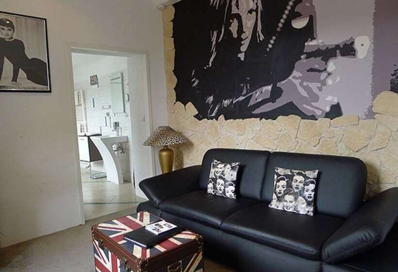 침실 1개 아파트, Karthäuser Hof