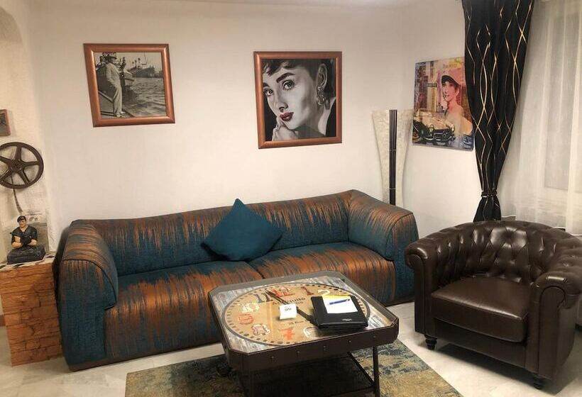 침실 1개 아파트, Karthäuser Hof