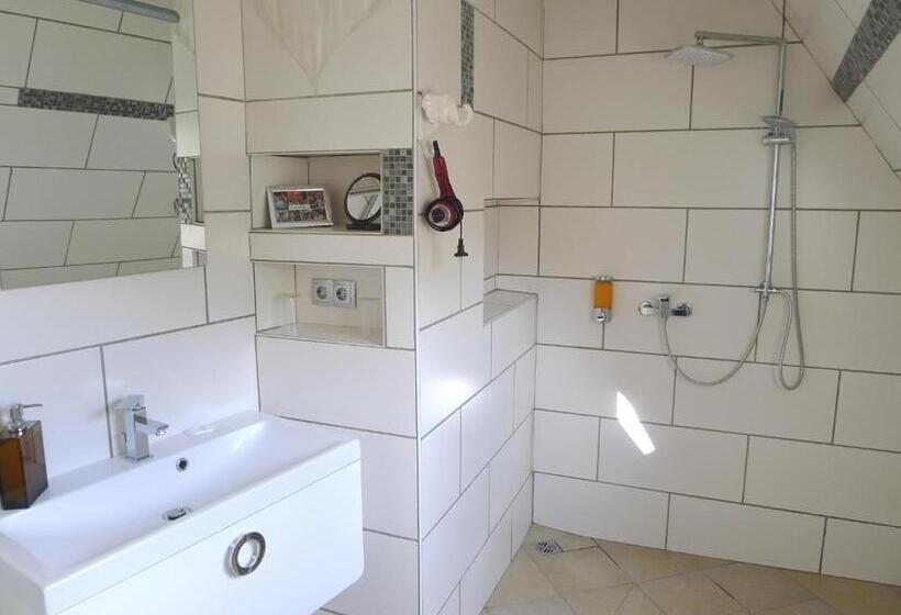 침실 1개 아파트, Karthäuser Hof