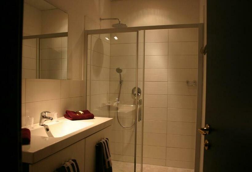 סוויטת ג'וניור, Kleine Festung Germersheim