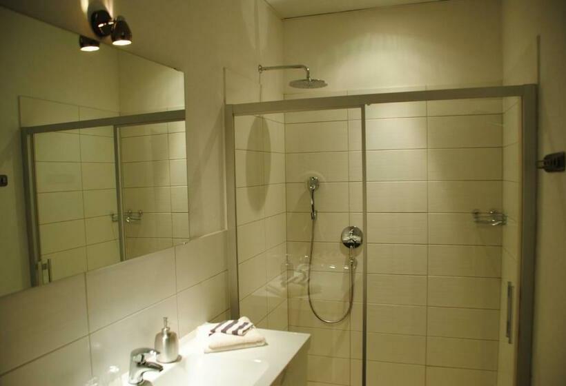 סוויטת ג'וניור, Kleine Festung Germersheim