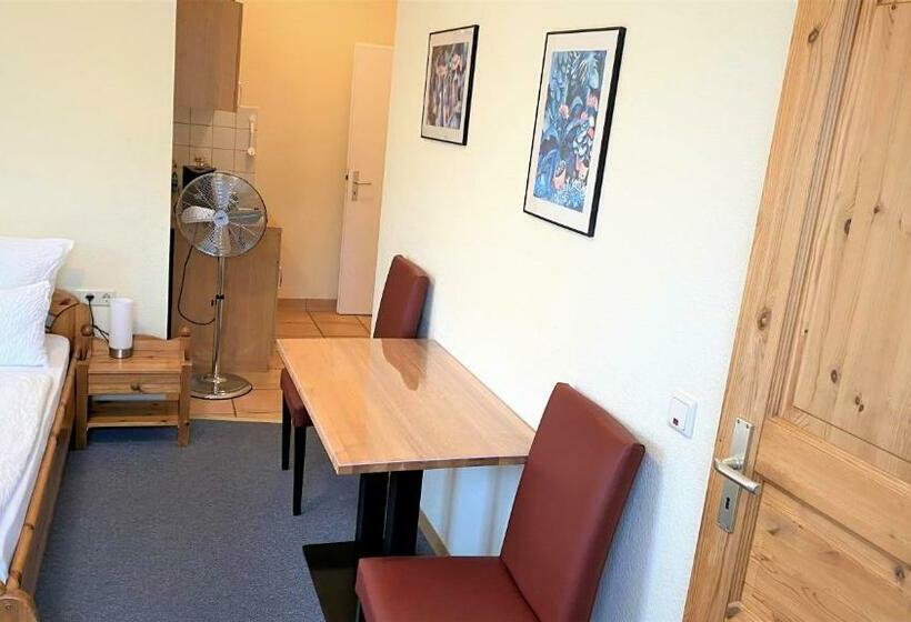 חדר סטנדרט לשלושה, Panorama Café Moselgarten