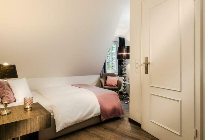 标准单人间, Reethüüs