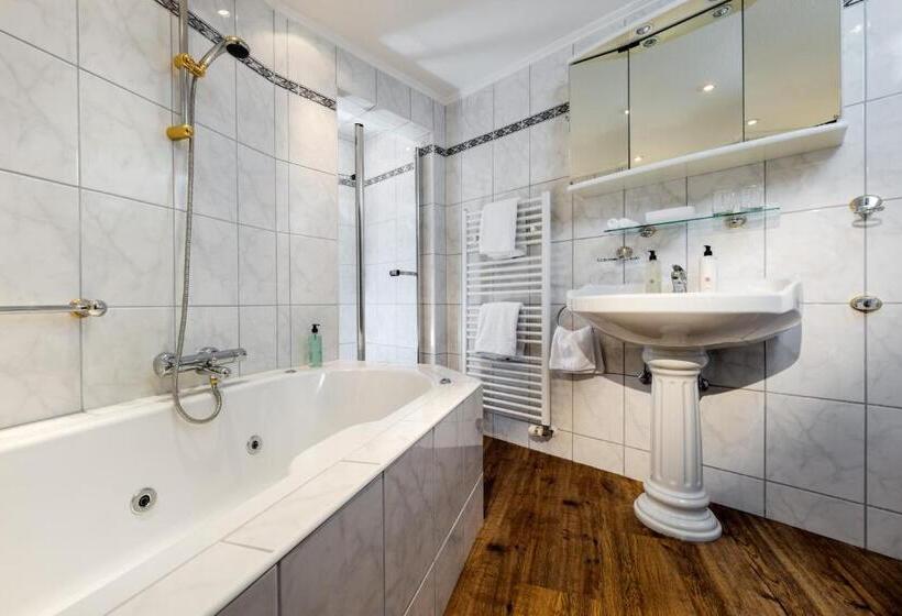 低层单卧公寓, Reethüüs