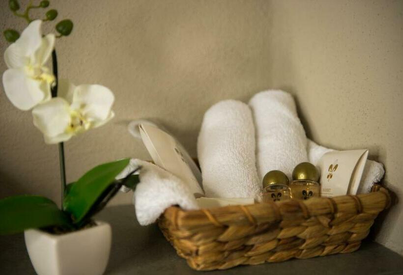 Полулюкс с Балконом, Restaurant Brigitte