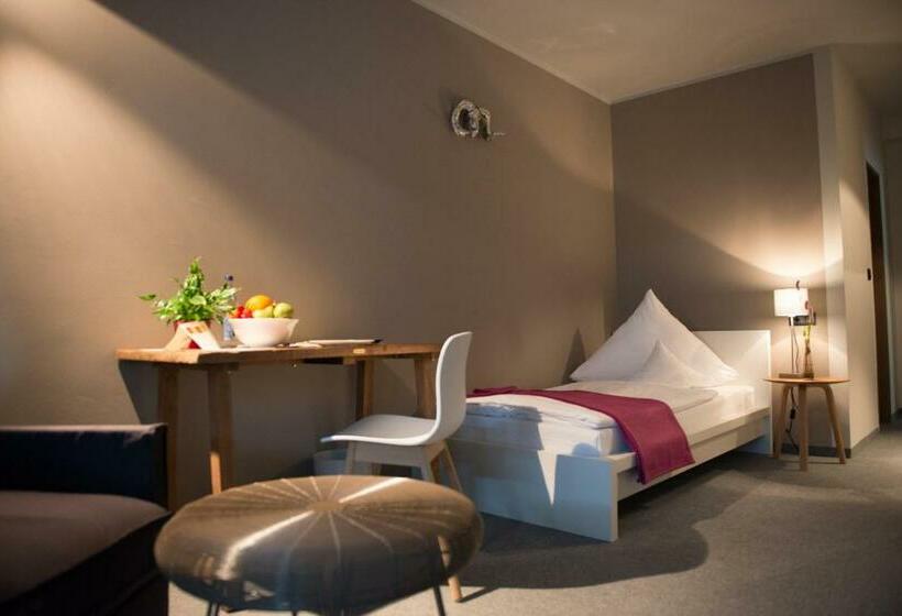 Номер Стандарт Индивидуальный с Балконом, Restaurant Brigitte