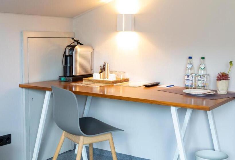 Полулюкс с Балконом, Restaurant Brigitte