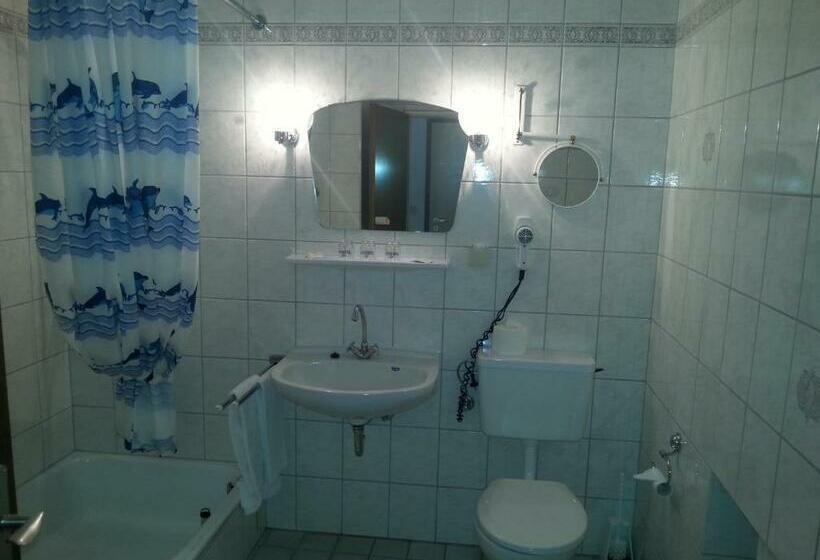 חדר אקונומי, Restaurant Rückert