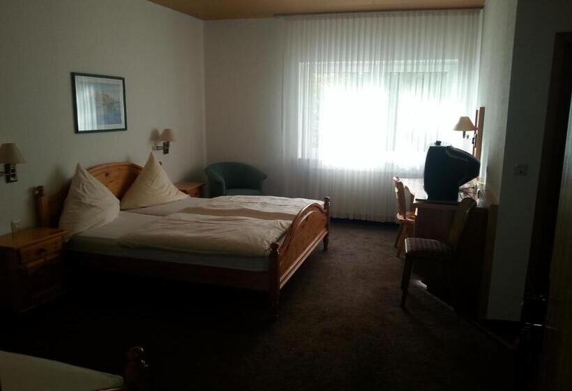 חדר סטנדרט לשלושה, Restaurant Rückert