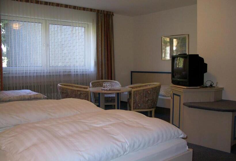 חדר סטנדרט לארבעה, Restaurant Rückert