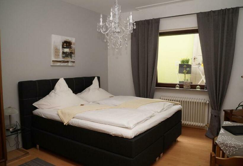 스탠다드 룸, Restaurant Zunftstube