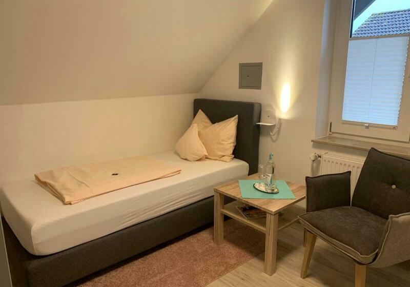 컴포트 싱글 룸, Schmidt S Hoern