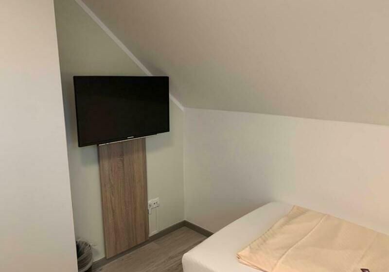 컴포트 싱글 룸, Schmidt S Hoern