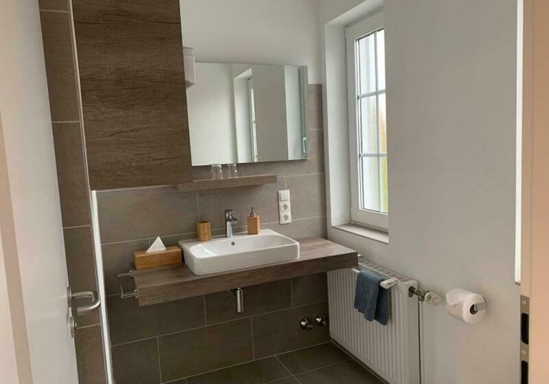 컴포트 싱글 룸, Schmidt S Hoern