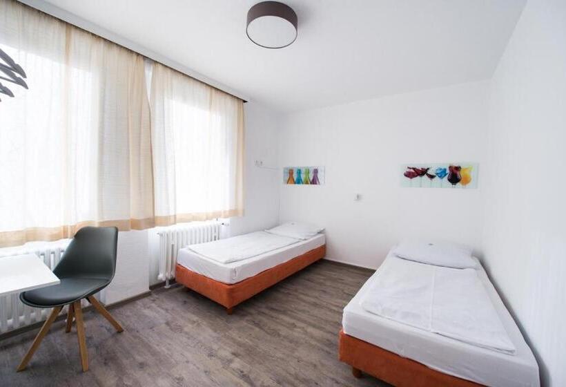 스탠다드 룸, Sova