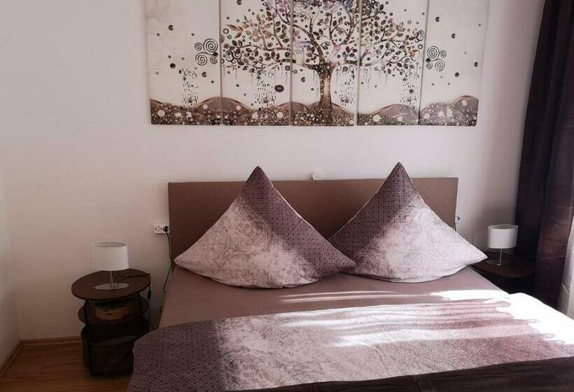 غرفة قياسية مطلّة علي البحيرة, Waldsee