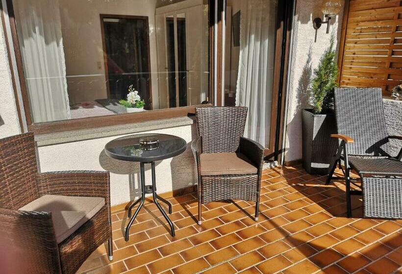 غرفة قياسية مطلّة علي البحيرة, Waldsee