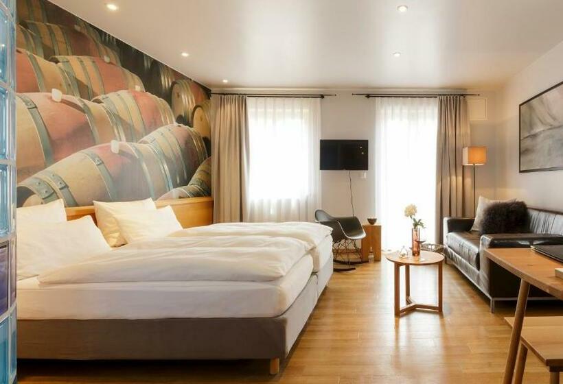 标准间带阳台, Weinhotel Fritz Walter