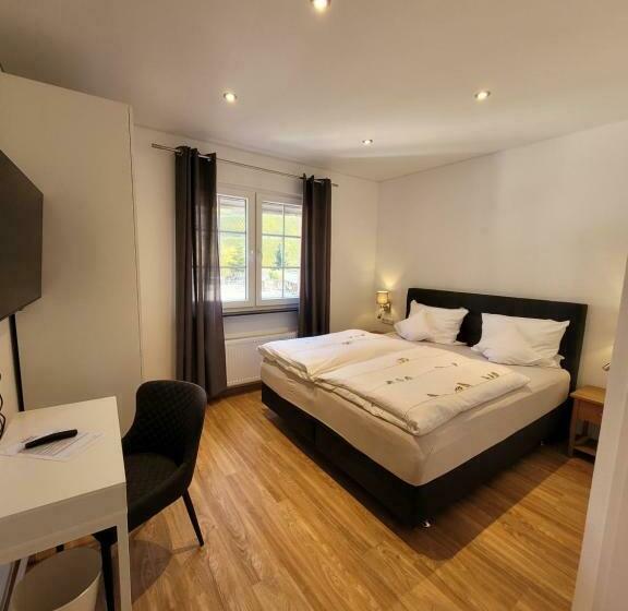 غرفة قياسية, Weingut Lehnert Veit Guts